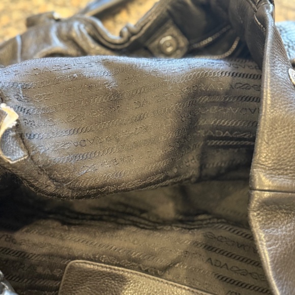 Authentic Prada Black leather bag with Silver hardware - Picture 14 of 16